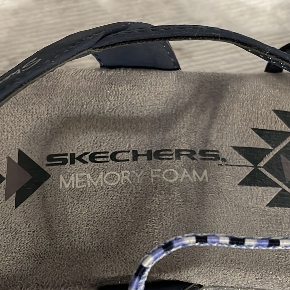 Skechers, reggae, Memory foam sandals. - Picture 9 of 12